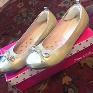 EUC Olive & Edie Taylor Gold Ballet Flats